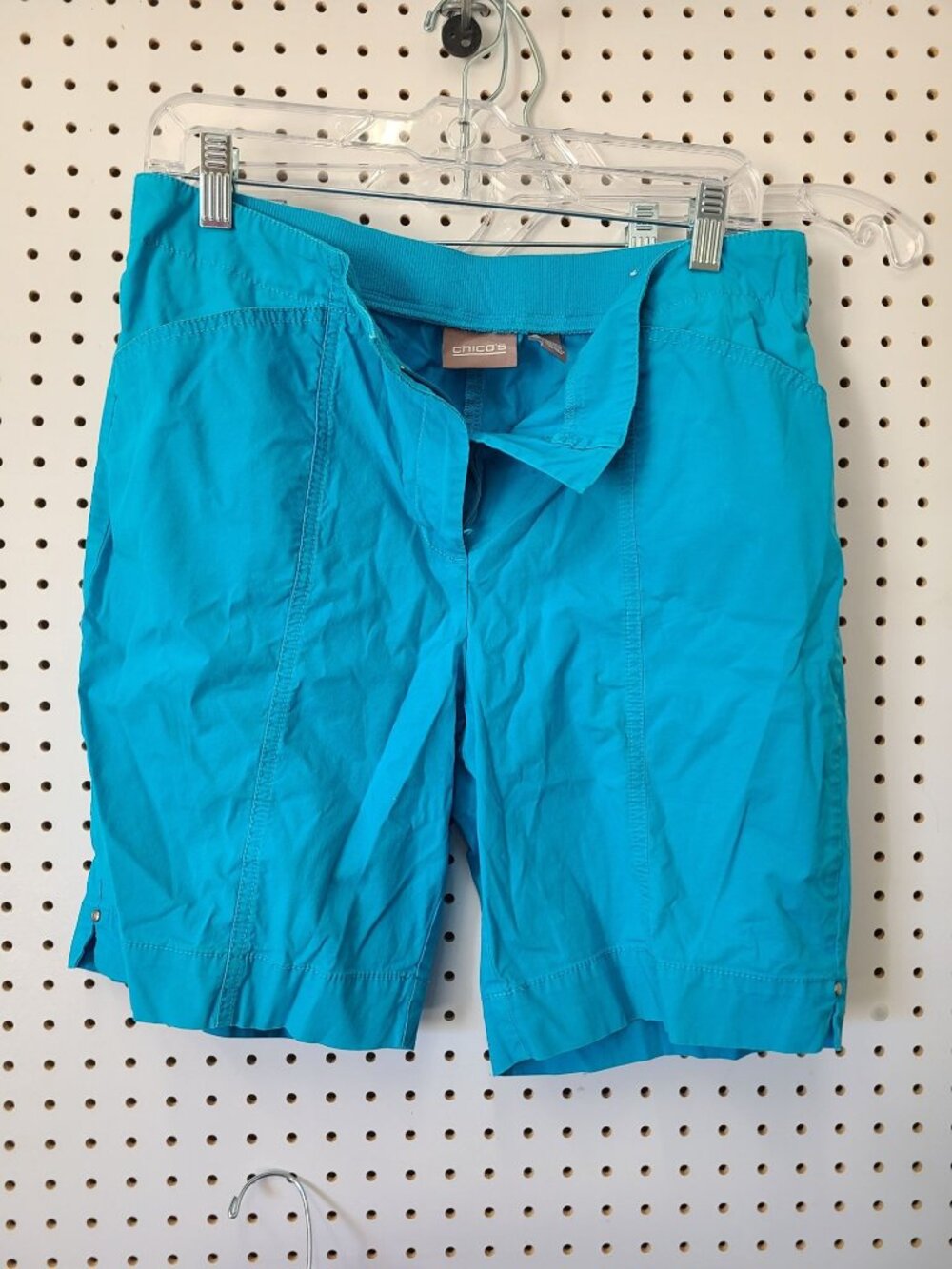 Chicos Blue Bermuda Shorts Size 1.5 With Stretch Waistband & Back Pockets